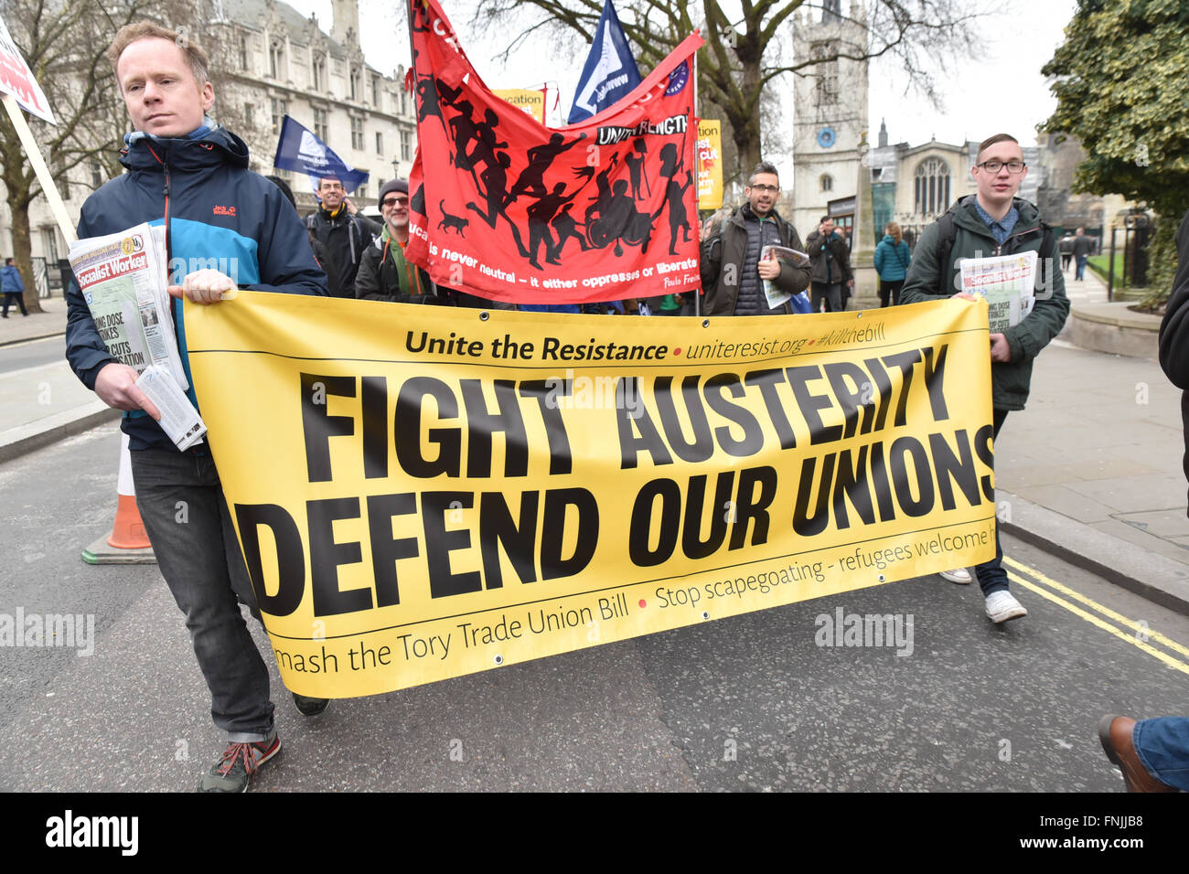 Westminster, London, UK. 15 mars 2016. Les membres de l'écrou à Westminster et mars sur le ministère de l'Éducation Banque D'Images
