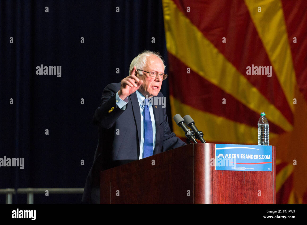 Phoenix, Arizona, USA. 15 mars, 2016. Bernie Sanders fait campagne pour le président devant une foule de 7347 personnes.. Crédit : Jennifer Mack/Alamy Live News Banque D'Images