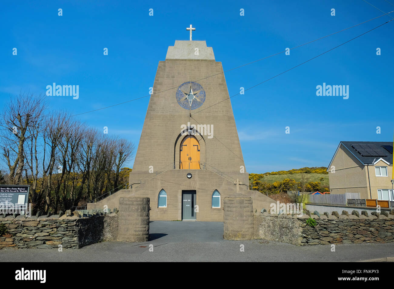 Chatholic Bull Église Bay Road Holyhead Anglesey au nord du Pays de Galles UK Banque D'Images