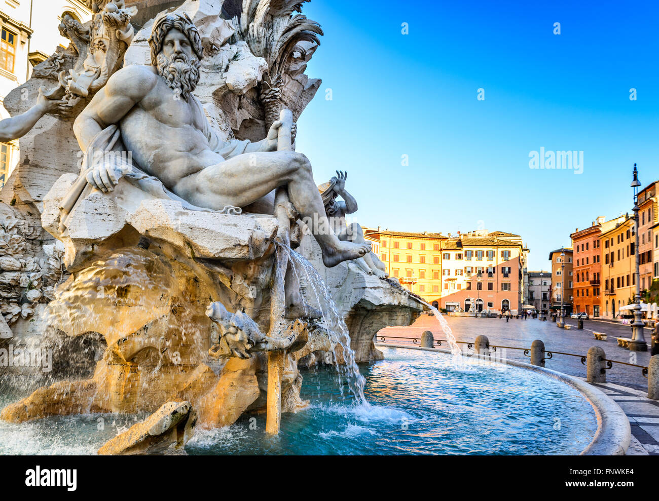 Rome, Italie. Fontaine des Quatre Fleuves (Fontana dei Quattro Fiumi) avec un obélisque. La Piazza Navona. Banque D'Images
