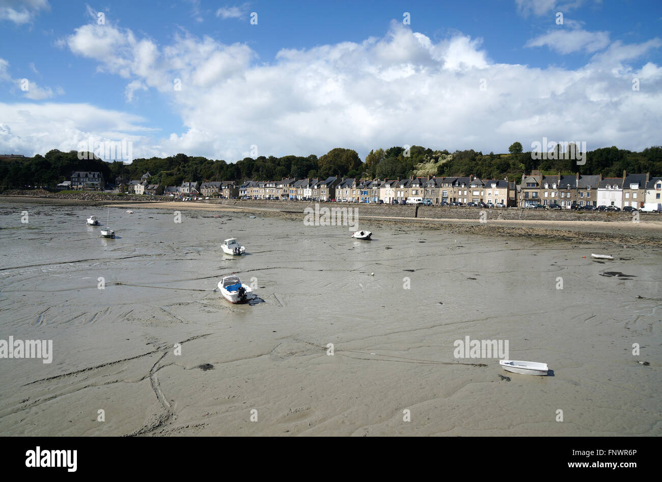 Cancale, la baie à marée basse. Banque D'Images