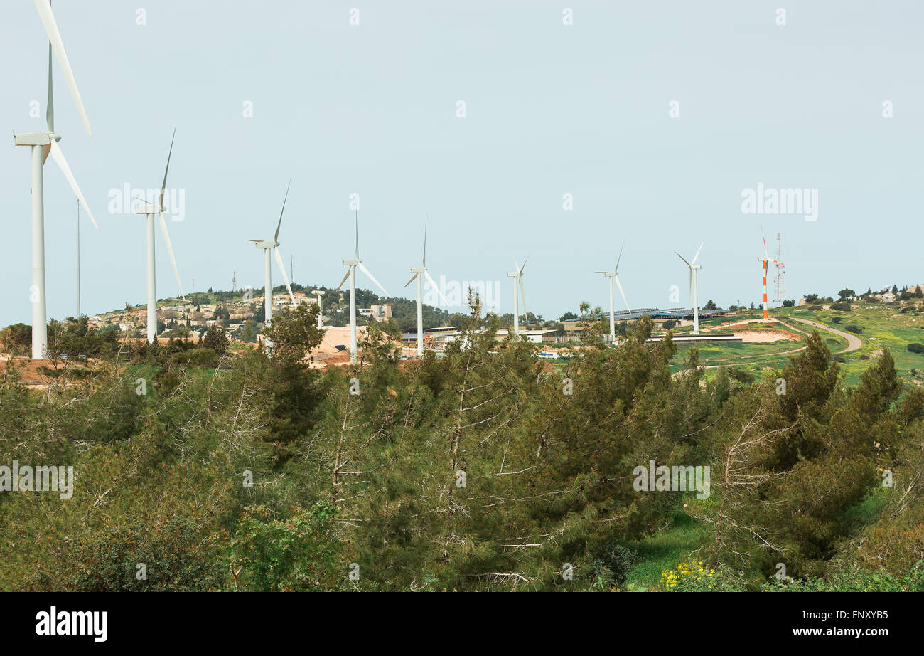 Générateurs du vent sur la montagne de Guilboa en Israël Banque D'Images