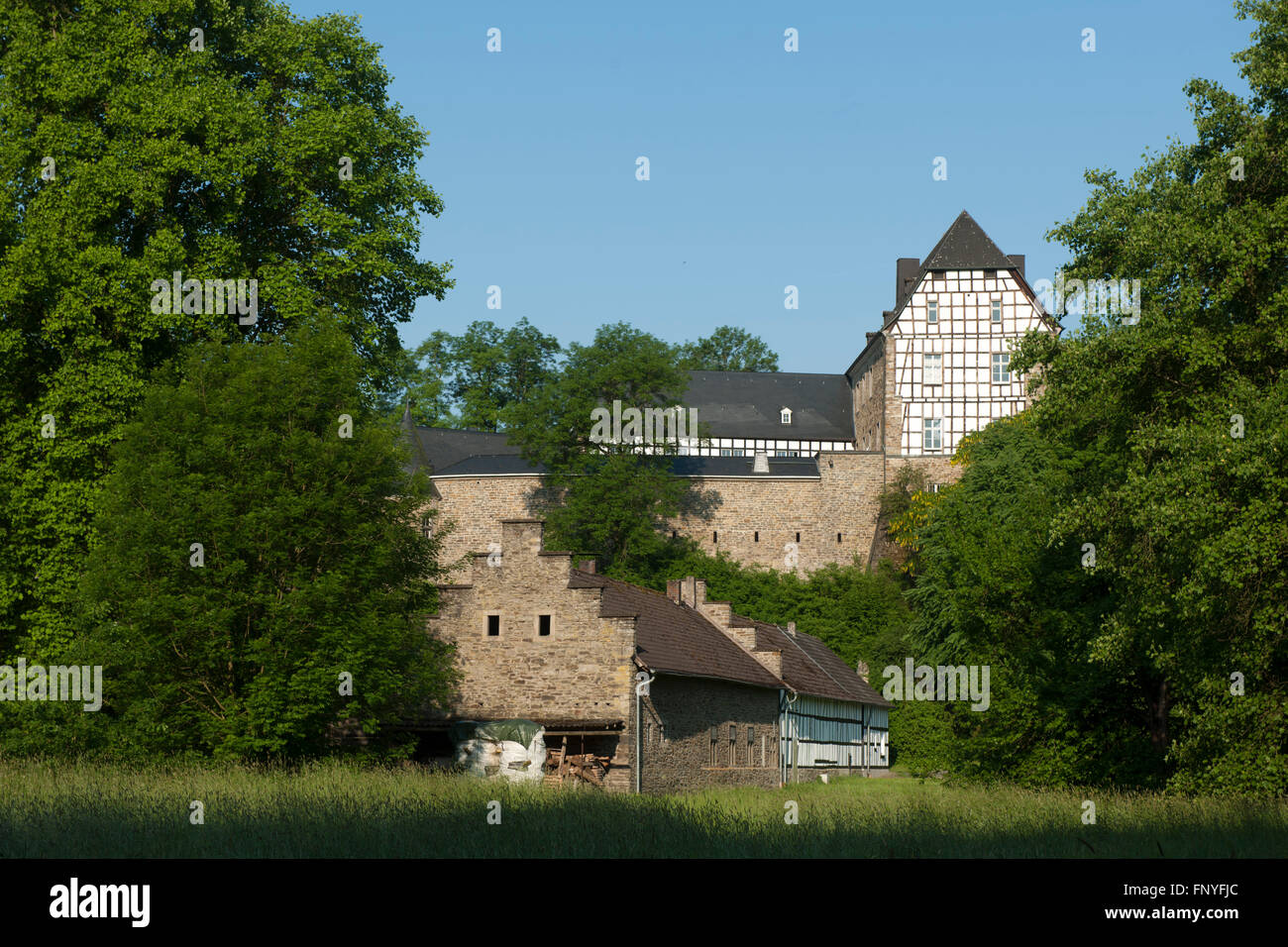 Deutschland, Nordrhein-Westfalen, Rhein-Sieg-Kreis, Gemeinde Ruppichteroth, Burg im Herrnstein Winterscheid commune française Banque D'Images