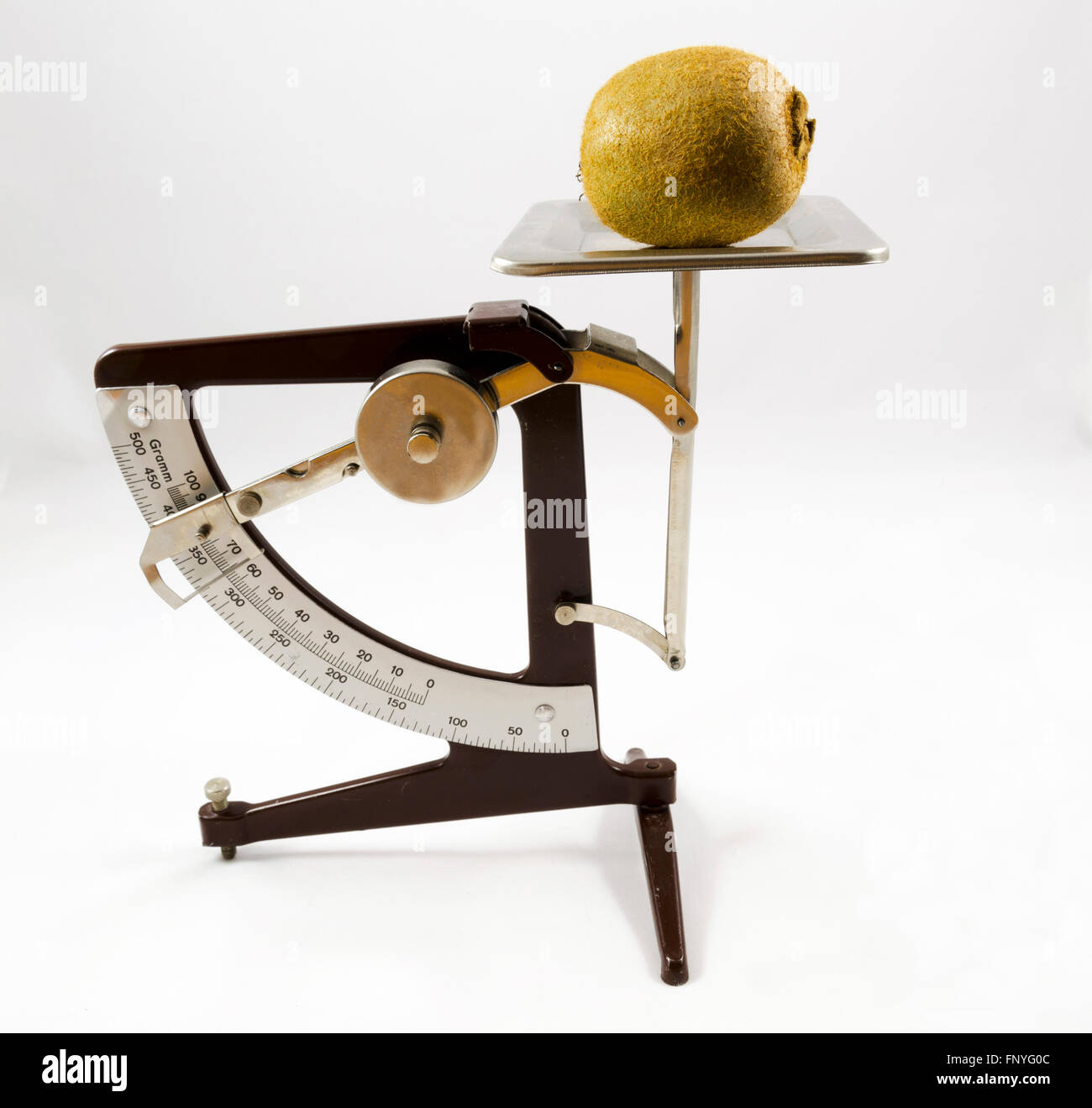 Lettre ancienne avec une échelle sur le kiwi. Banque D'Images