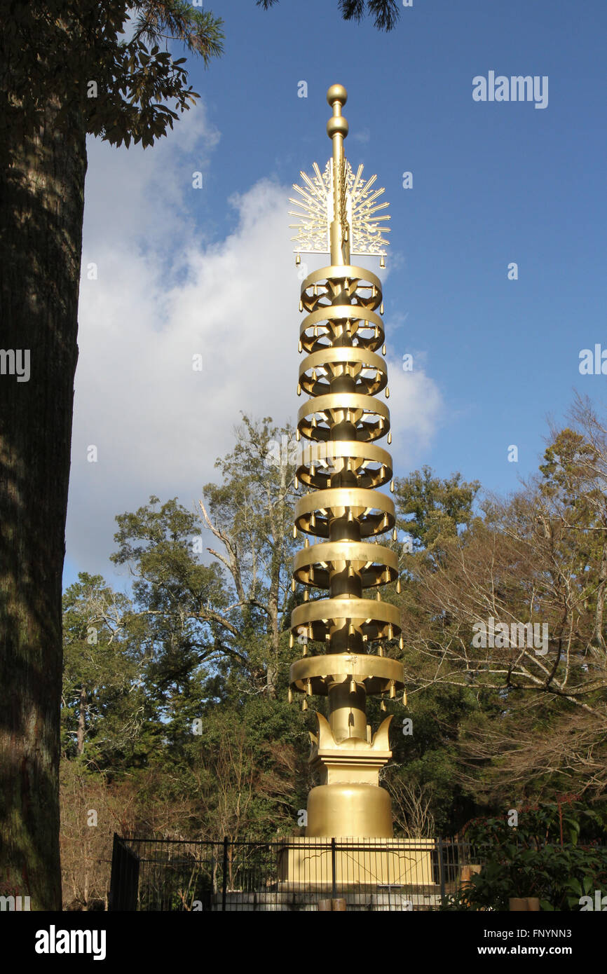 Statue de la spirale d'or dans le parc de Nara au Japon Banque D'Images