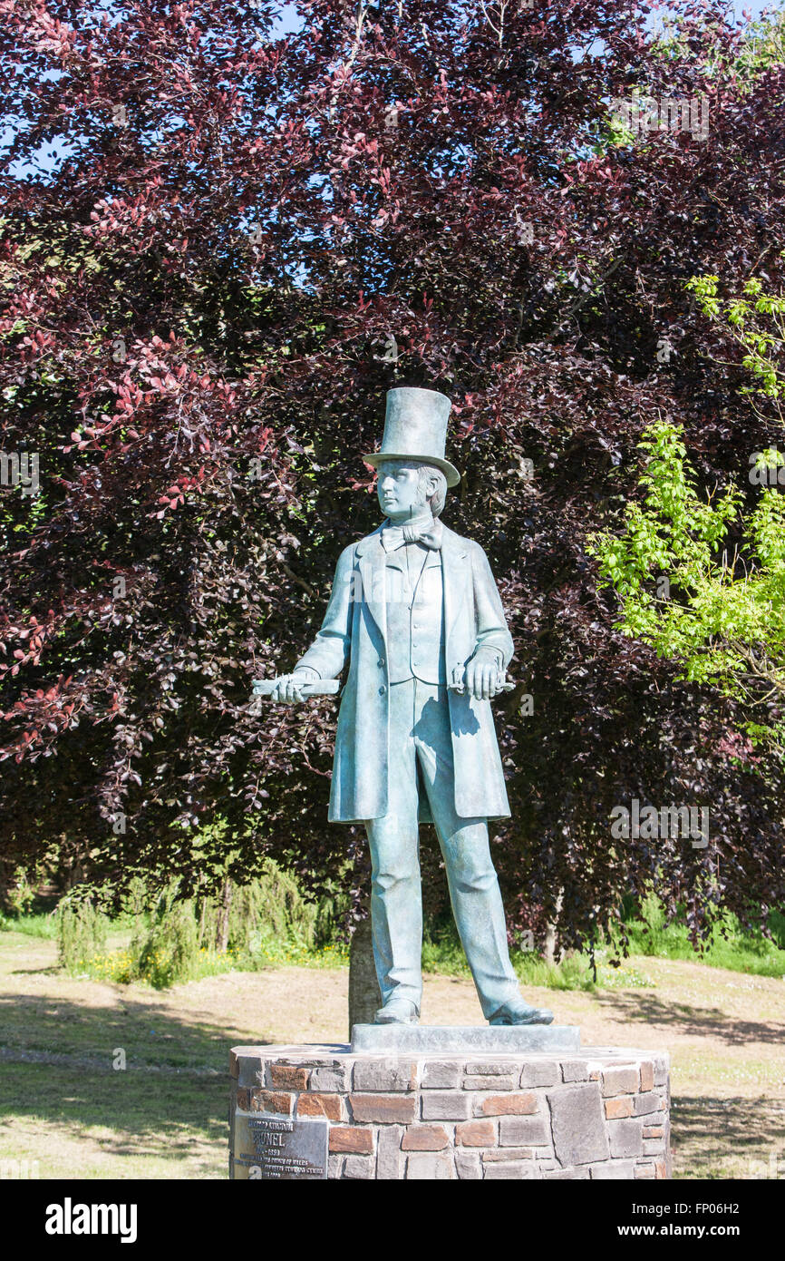 Statue au quai Brunel commémorant les réalisations d'Isambard Kingdom Brunel, Pembrokeshire, Pays de Galles, Neyland Banque D'Images