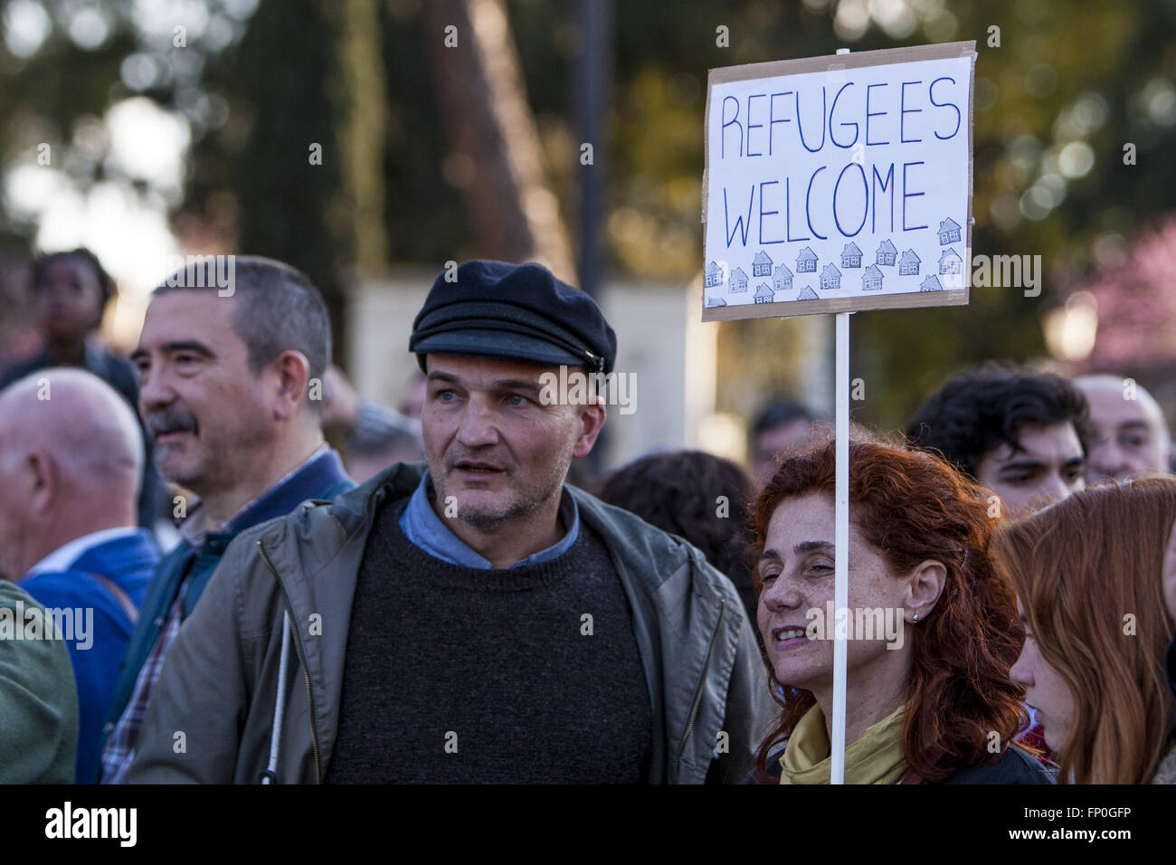 Séville, Espagne. Mar 16, 2016. Les manifestants protestent contre la Turquie face à l'UE pour assurer le retour des réfugiés. Les ONG, les syndicats, les partis et associations de défense des droits ont appelé à des manifestations dans 52 villes en Espagne © Daniel Gonzalez Acuna/ZUMA/Alamy Fil Live News Banque D'Images