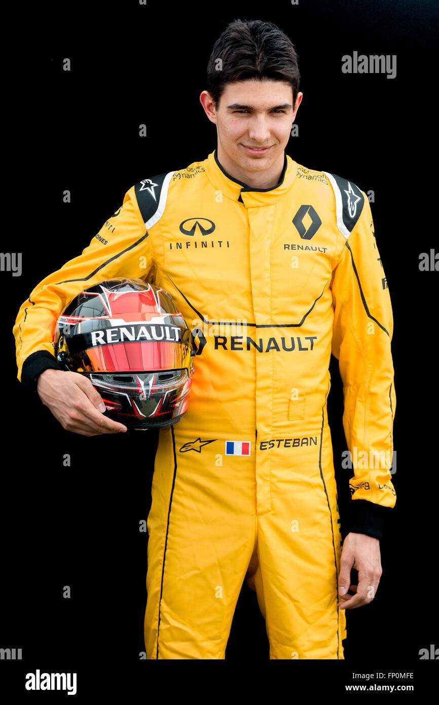 L'Albert Park, Melbourne, Australie. Mar 17, 2016. Esteban Ocon de Renault Sport F1 Team sur le portrait des conducteurs avant la session 2016 Australian Grand Prix de Formule 1 à l'Albert Park, Melbourne, Australie. Bas Sydney/Cal Sport Media/Alamy Live News Banque D'Images