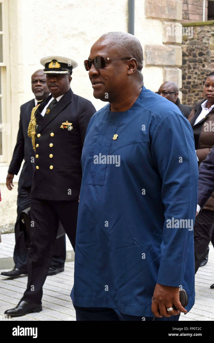 Edinburgh, Ecosse, Royaume-Uni, 17, mars 2016. Le Président du Ghana, John Dramani Mahama, arrive pour une visite au Parlement écossais, le Crédit : Ken Jack / Alamy Live News Banque D'Images