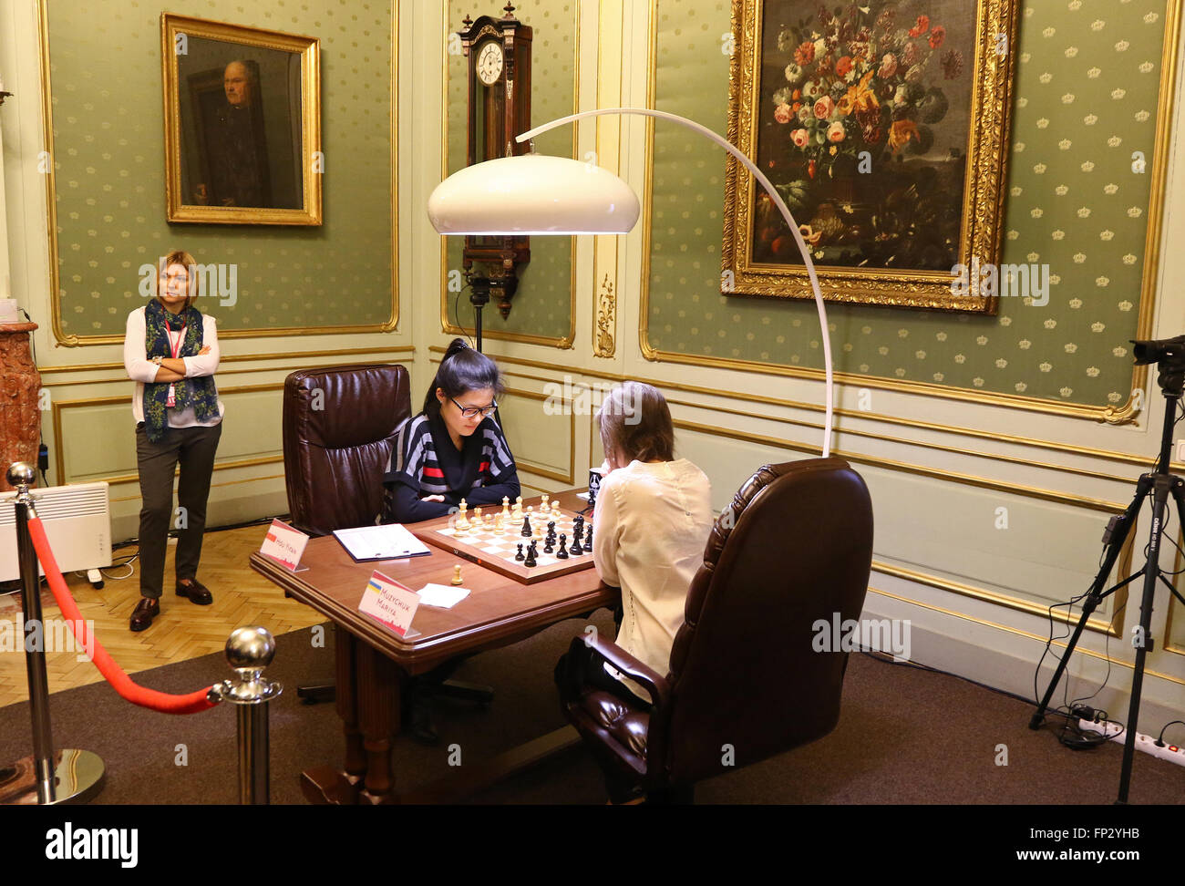 LVIV, UKRAINE - le 11 mars 2016 : 7ème jeu de foi Women's World Chess Championship Match entre Mariya Muzychuk (Ukraine) et Ho Banque D'Images