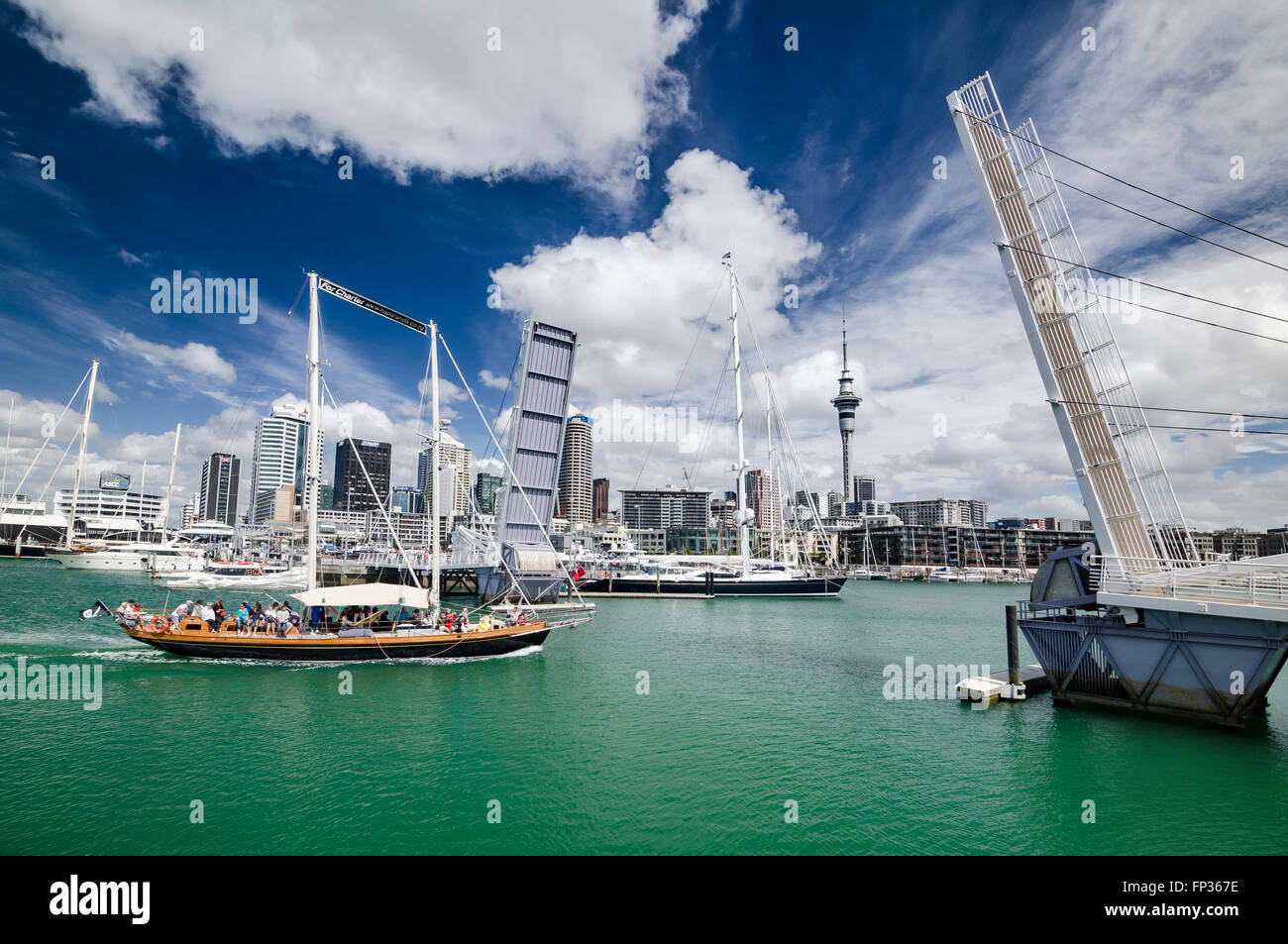 Location de l'Auckland Harbour crossing un pont-levis, Auckland, Nouvelle-Zélande Banque D'Images