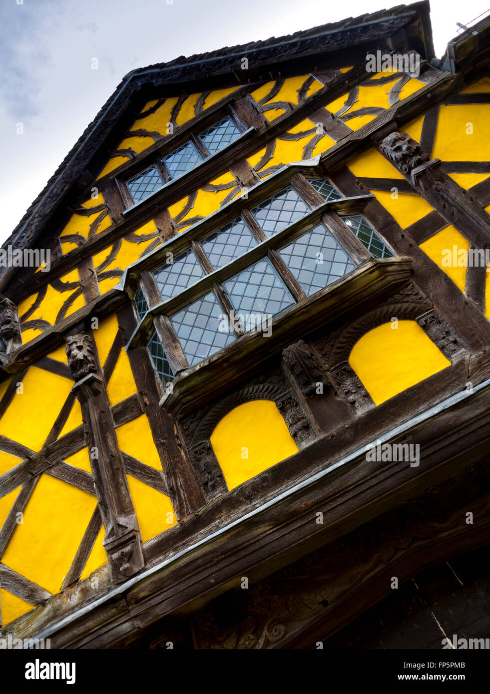 Extérieur de la 17e siècle bois et plâtre au Château Stokesay guérite près de Ludlow dans le Shropshire England UK Banque D'Images