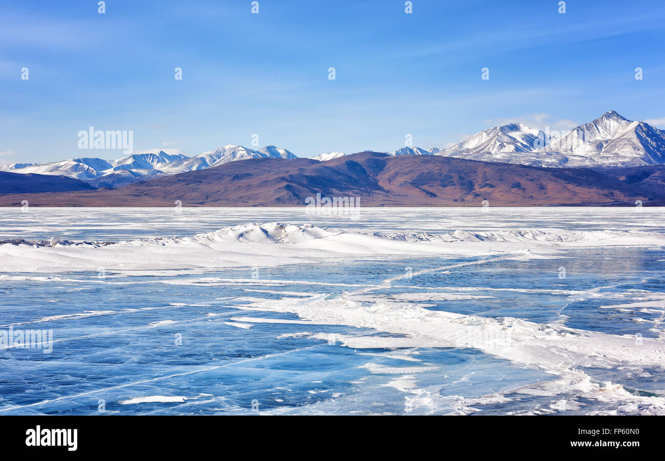 Les montagnes et la colline de steppe près du lac Hovsgol . République de Mongolie Banque D'Images