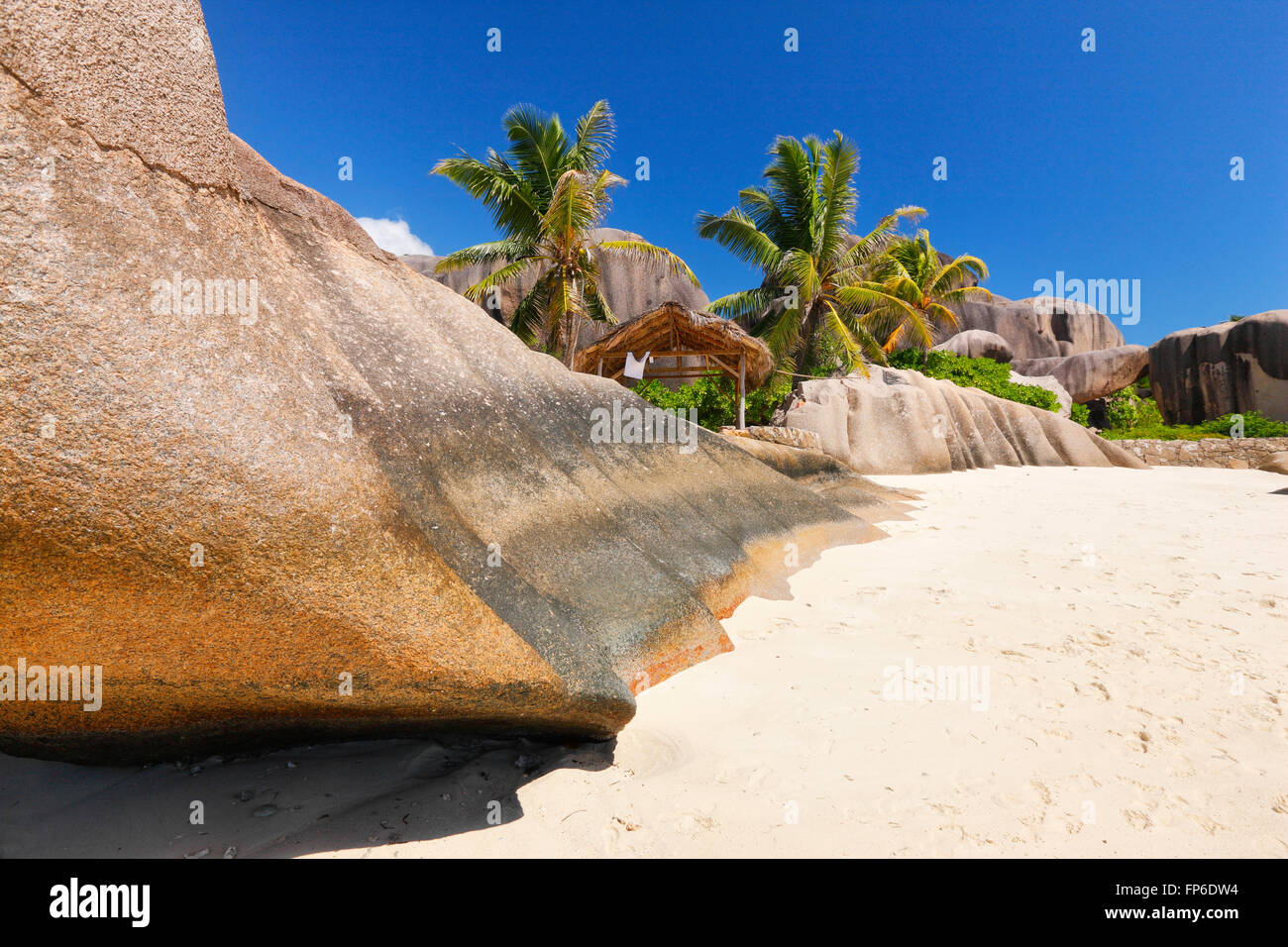 Plage de sable - Pointe Source d'argent, l'île de La Digue, aux Seychelles. Banque D'Images