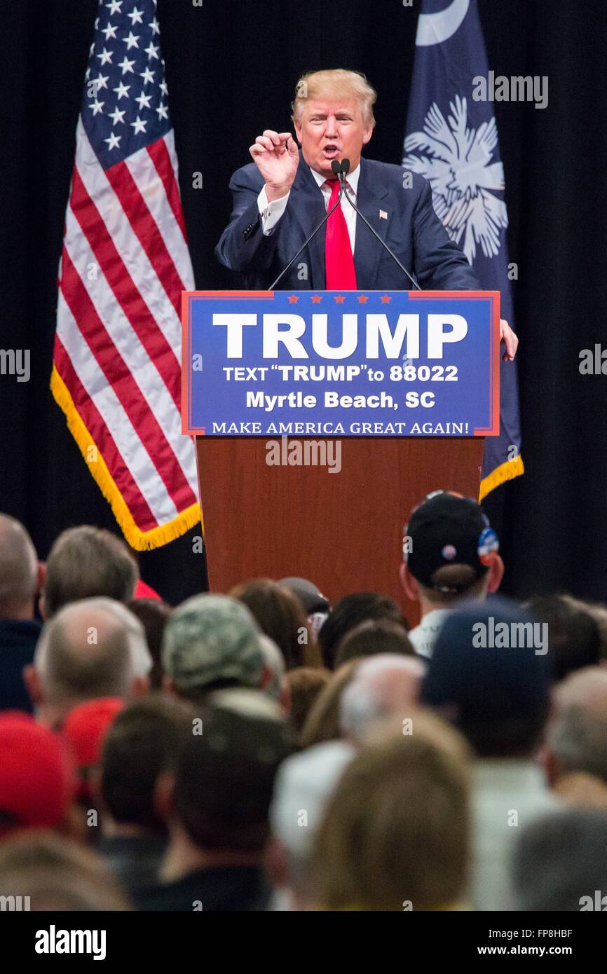 GOP et milliardaire Donald Trump candidat présidentiel partisans ...