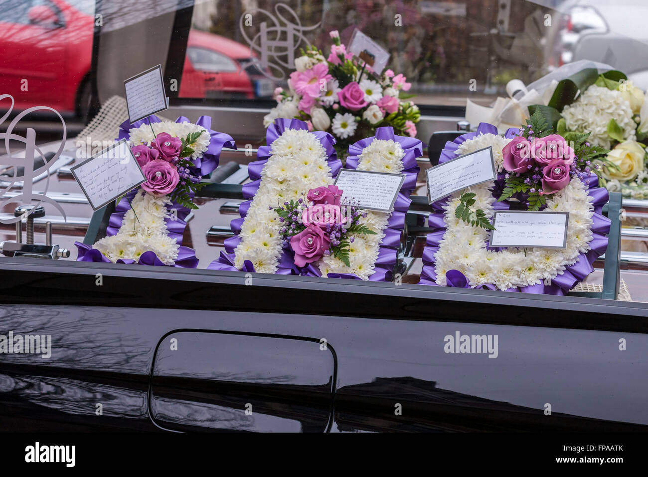 Northampton, Royaume-Uni. 18 mars, 2016. Park Avenue Methodist Church, Park Avenue Nord. La famille et les amis assister à un service commémoratif pour l'Inde Chipchase (qui a été assassiné le 31 janvier 2016) avant d'aller aux comtés d'un crématorium. Route de Towcester, Milton Malsor, Northampton pour sa crémation. Credit : Keith J Smith./Alamy Live News Banque D'Images