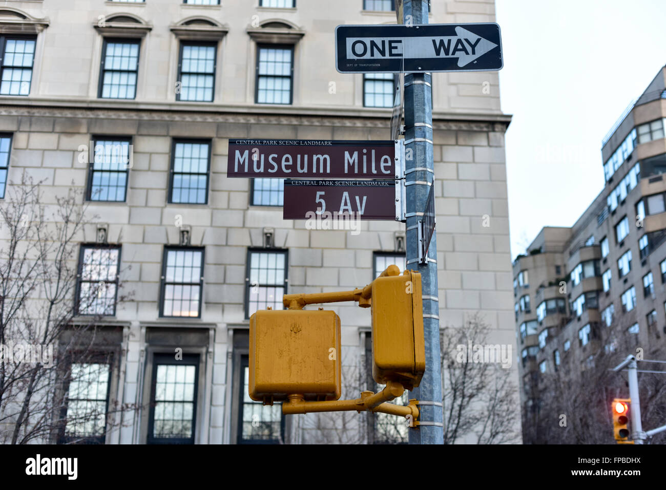 Des panneaux le long de la rue des Musées de la ville de New York. Banque D'Images