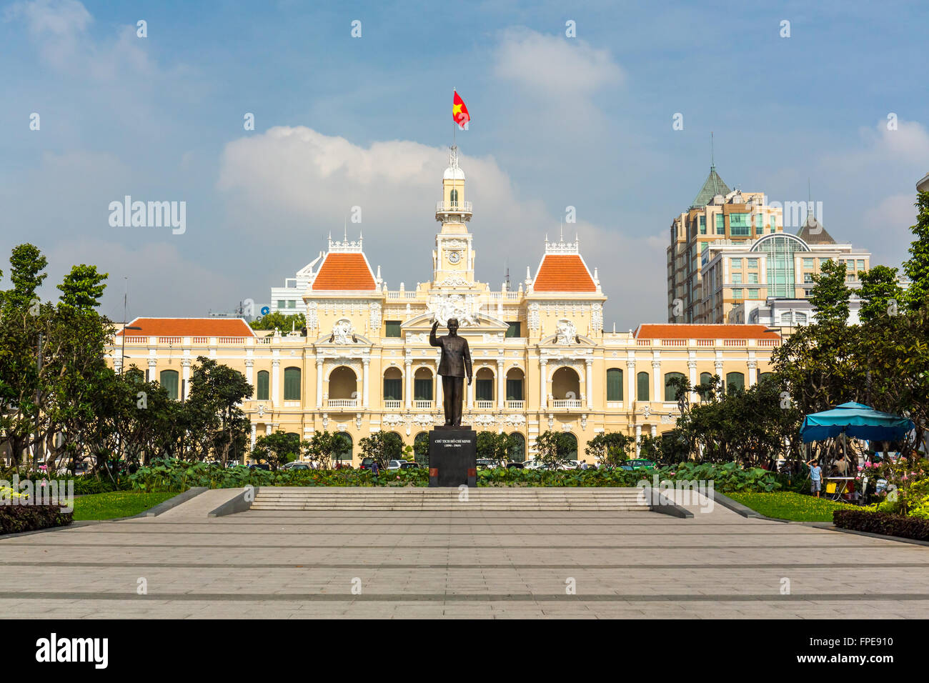 Voir des étapes menant à l'Hôtel de Ville, Ho Chi Minh City, Vietnam. Banque D'Images