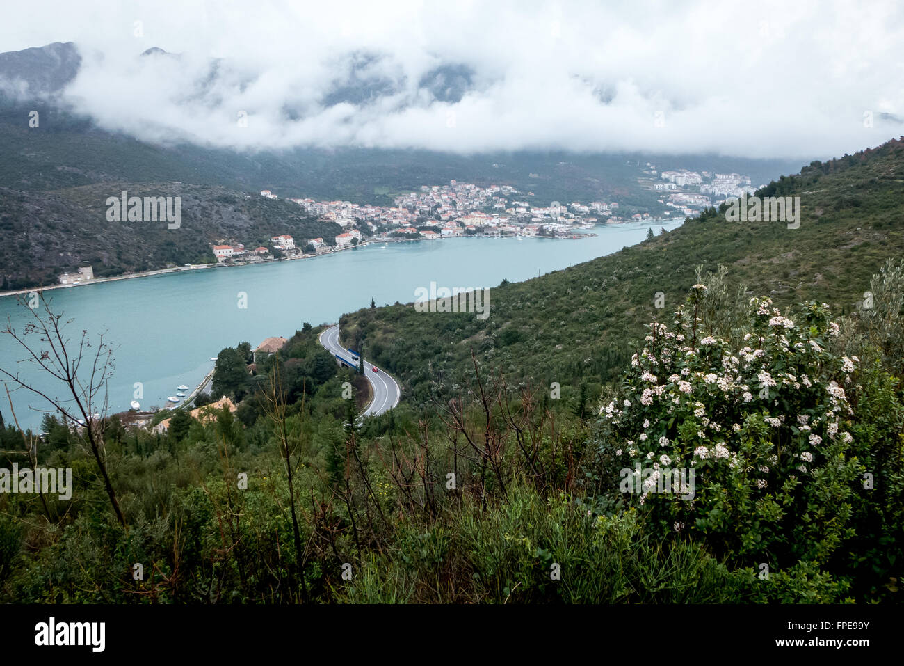 Donnant sur la ville croate de Sustjepan, près de Dubrovnik. Banque D'Images