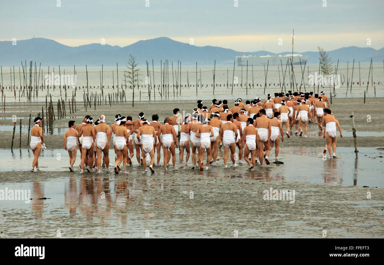Le Japon, Nishio, Toba no Himatsuri, festival, de saints hommes, shin-otoko, tournant dans la mer, misogi, Banque D'Images