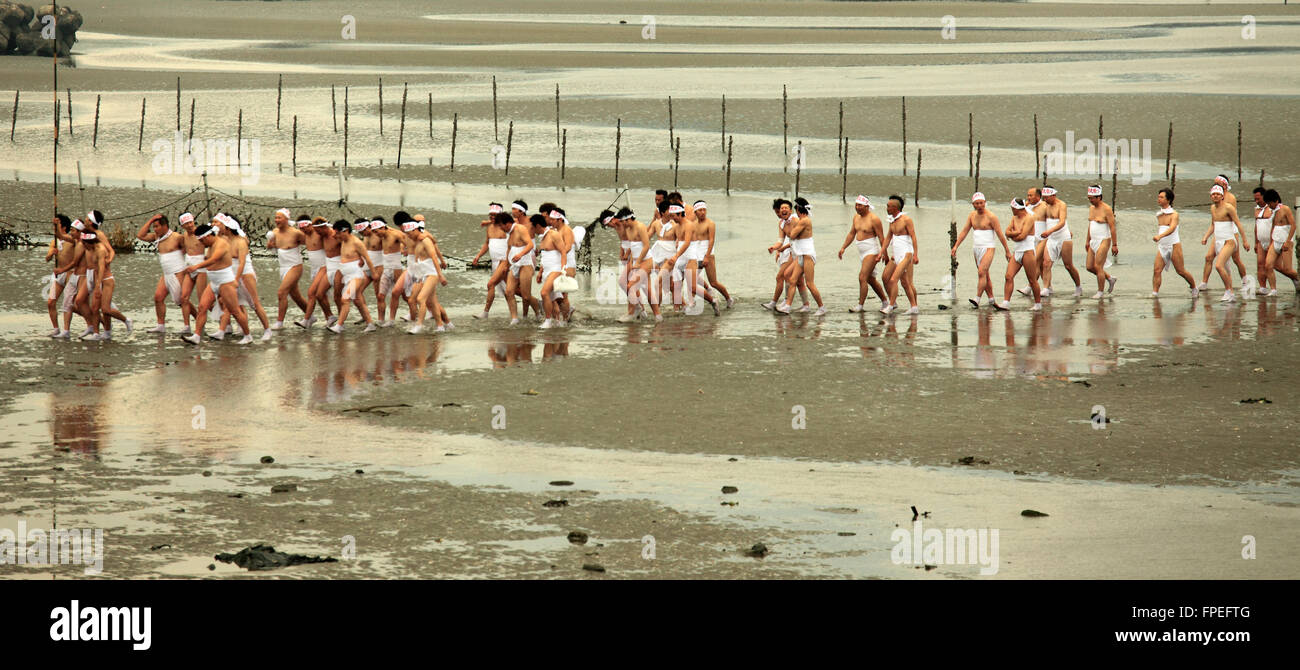 Le Japon, Nishio, Toba no Himatsuri, festival, de saints hommes, shin-otoko, tournant dans la mer, misogi, Banque D'Images
