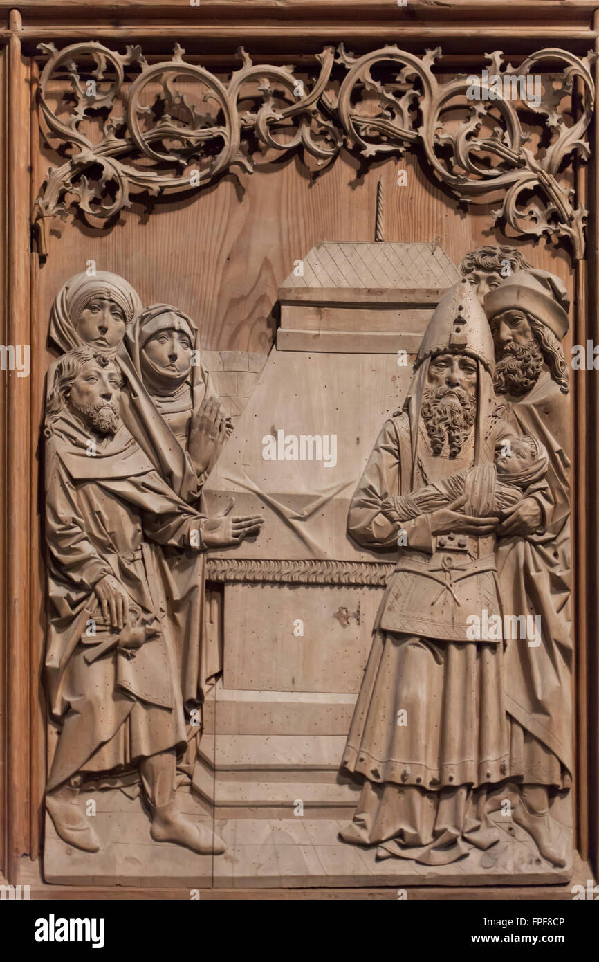 Présentation de Jésus au Temple. Panneau d'aile latérale de la Vierge Retable de sculpteur allemand Tilman Riemenschneider dans l'Église près de Herrgottskirche Creglingen, Baden-Wurttemberg, Allemagne. Banque D'Images