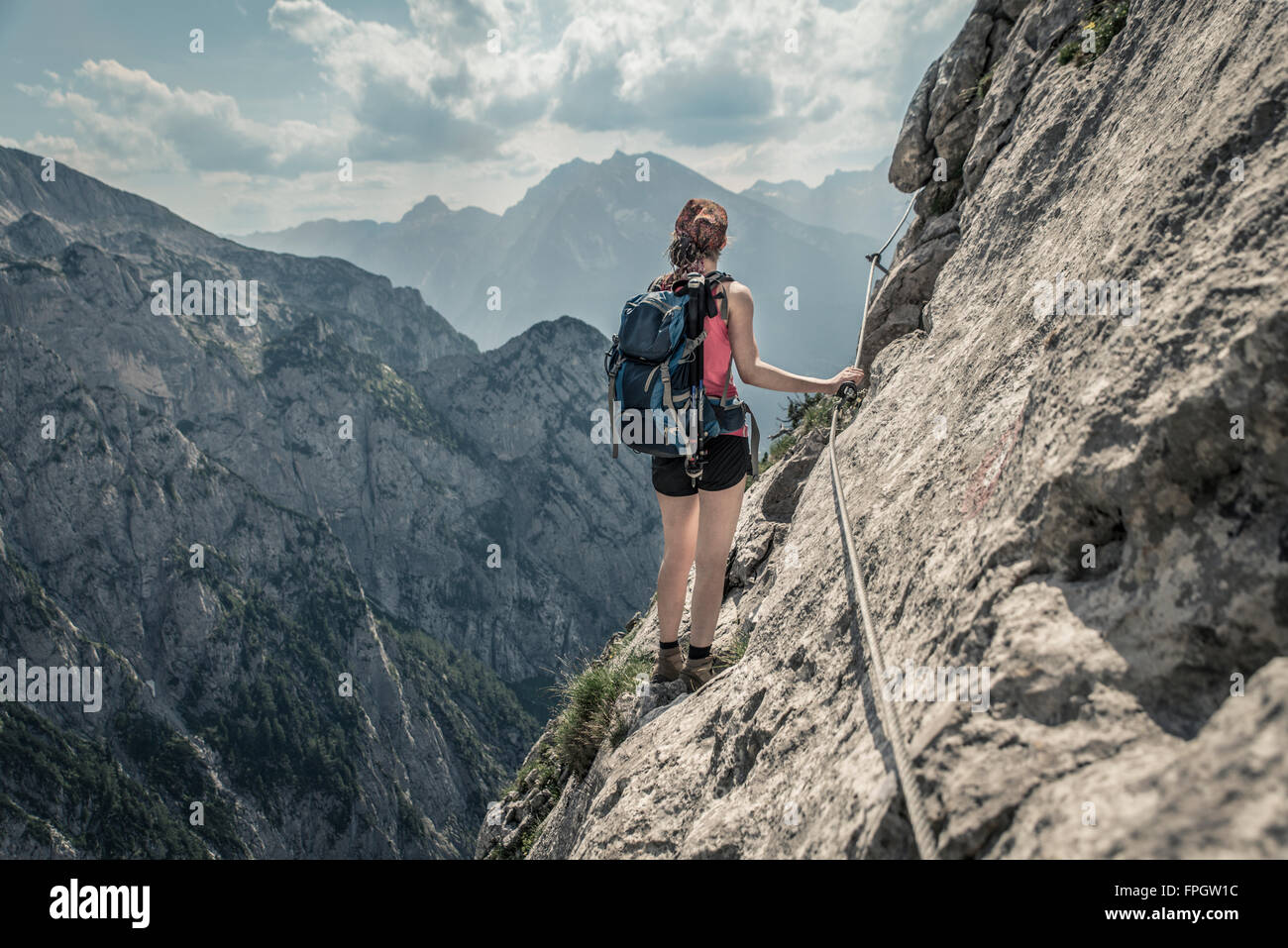 @ Mannlsteig femme escalade, Allemagne Banque D'Images