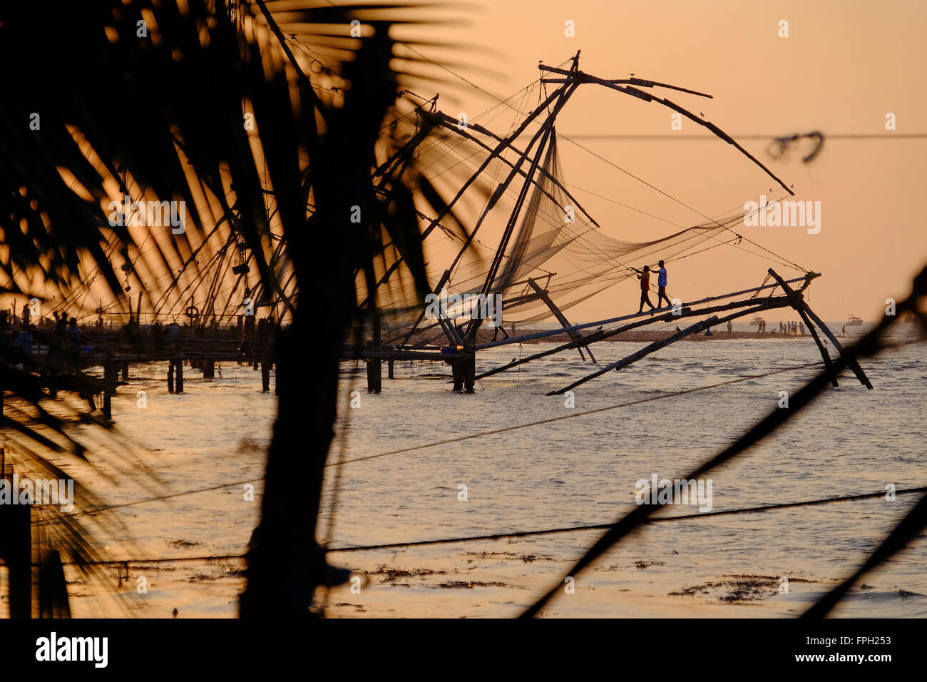 Les filets de pêche chinois à Kochi (Cochin), Kerala, Inde Banque D'Images