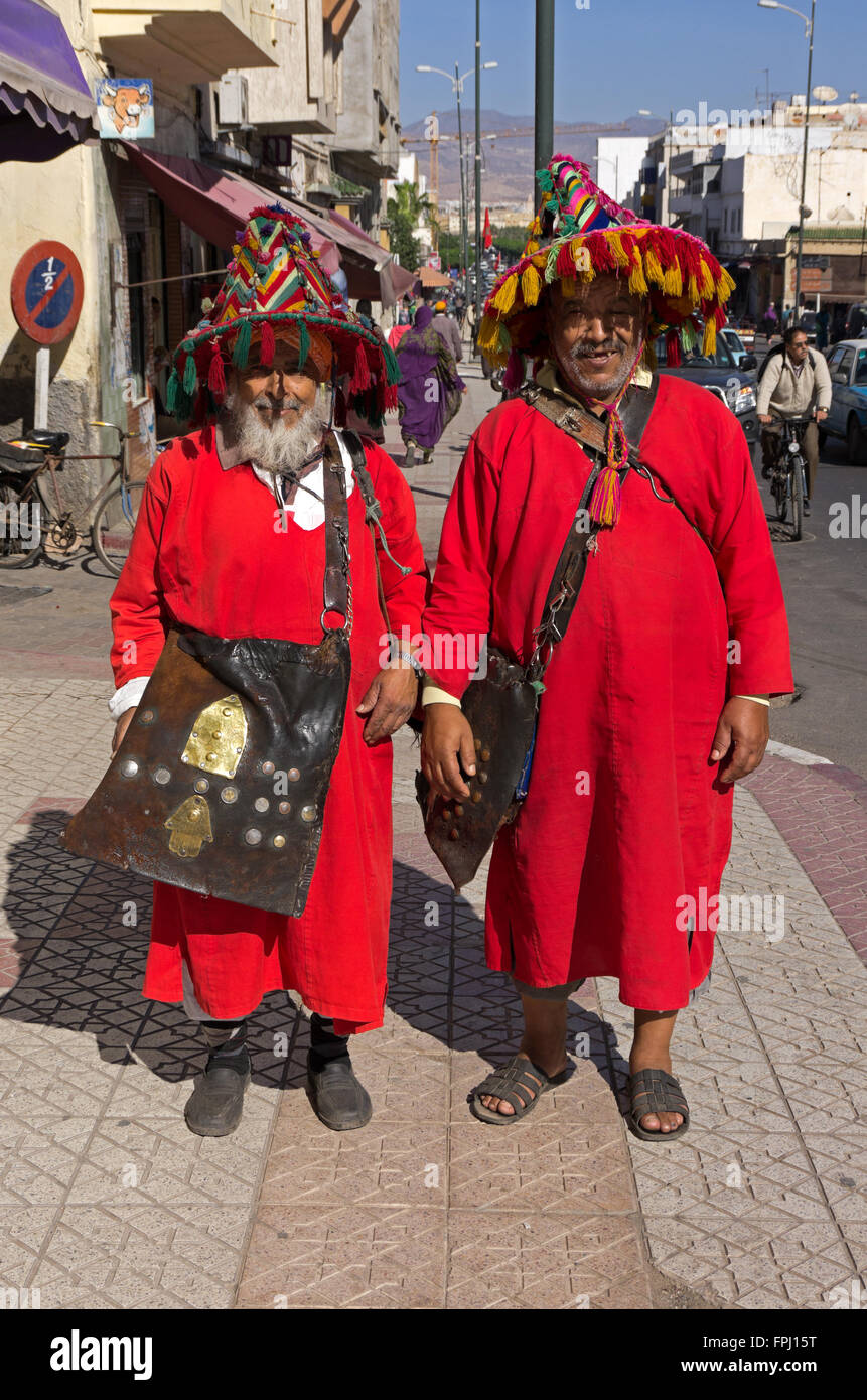 Moracco agadir 2 moroccan berber men in traditional dress Banque de  photographies et d'images à haute résolution - Alamy
