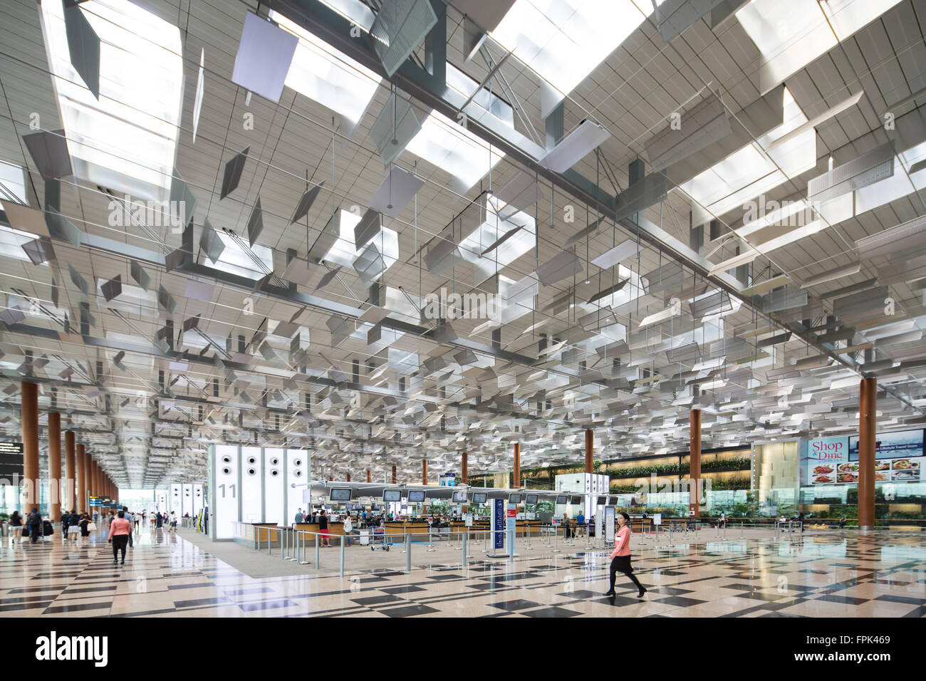 Architecture intérieure du hall des départs du terminal 3 de l'aéroport Changi de Singapour. Banque D'Images