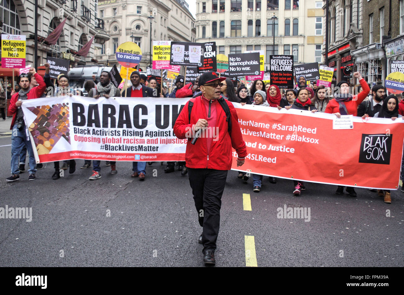 Londres, Royaume-Uni. Samedi 19 mars 2016. Activiste communautaire Lee conduit Jasper Black vit Question les protestataires à commémorer le décès récent de Sarah Reed dans la prison de Holloway. Banque D'Images