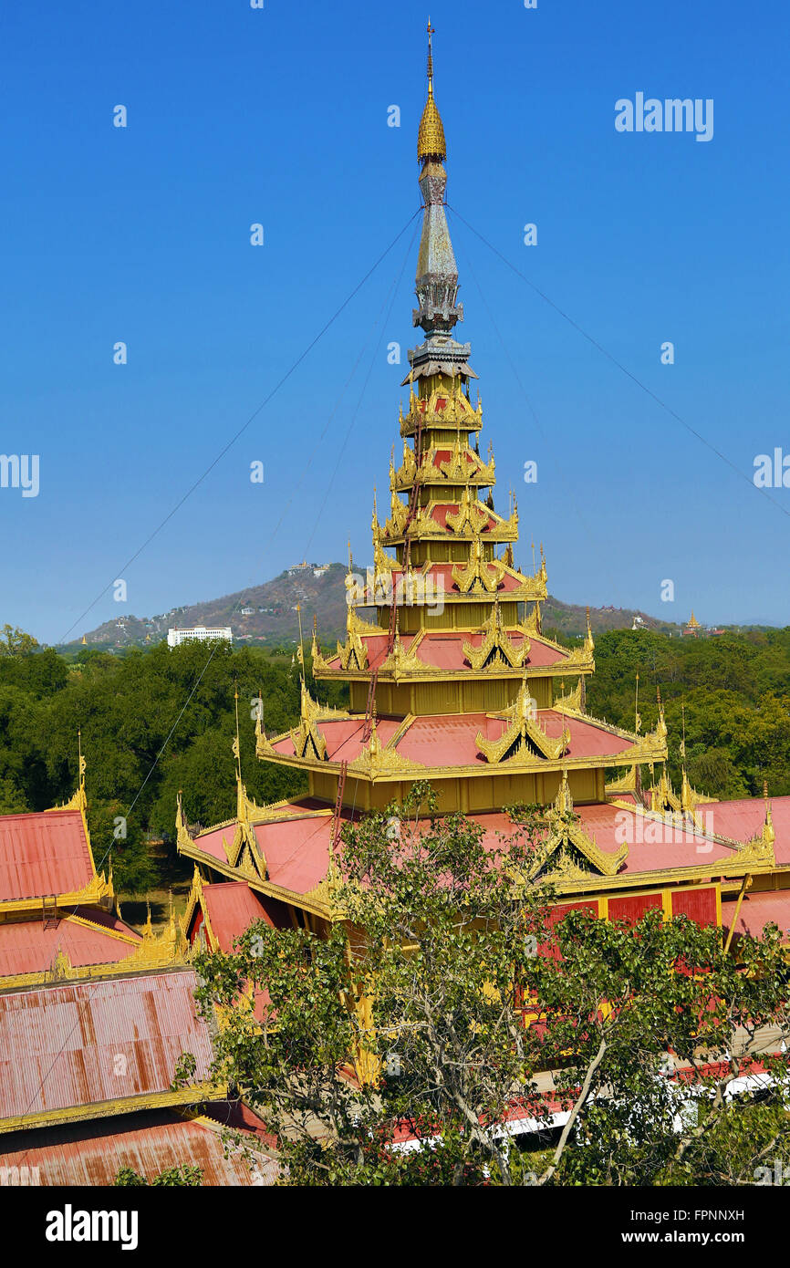 Les sept niveaux pyatthat, Centre de l'Univers et la grande salle des audiences dans le Palais Royal de Mandalay, Myanmar, Mandalay Banque D'Images