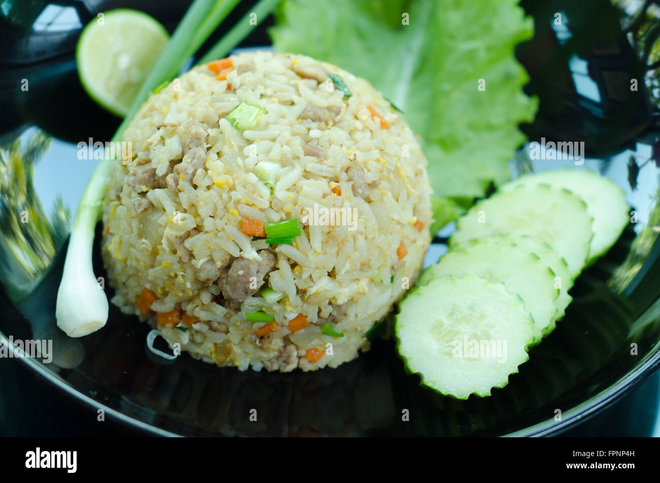 Riz frit thai style Banque D'Images