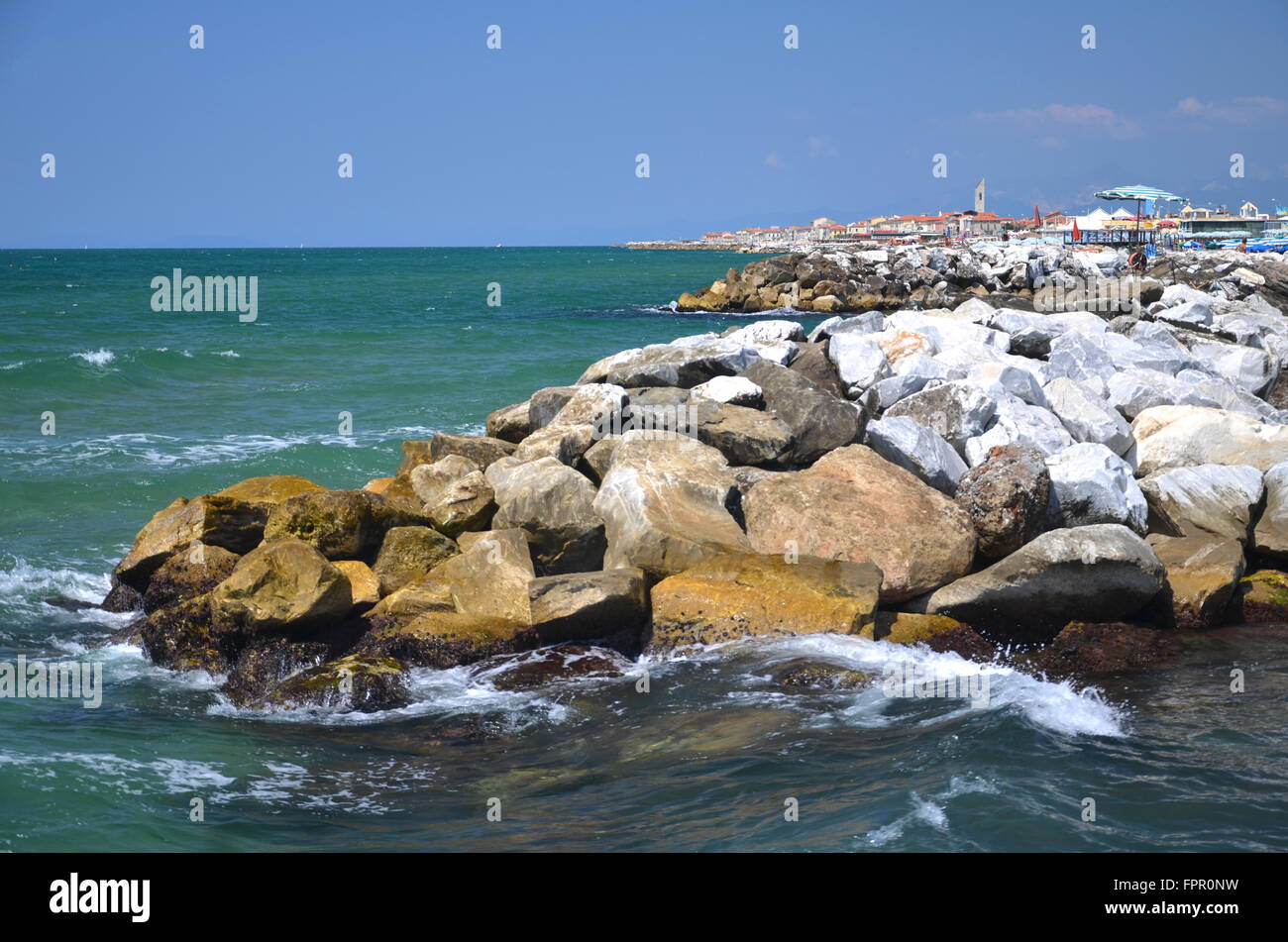 Vue pittoresque sur la belle plage de Marina di Pisa, Toscane en Italie Banque D'Images