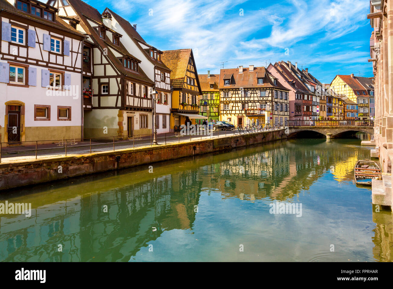 Maisons à colombages le long de la rivière Lauch, Petite Venise, Petite Venise, Colmar, Alsace, France. Banque D'Images