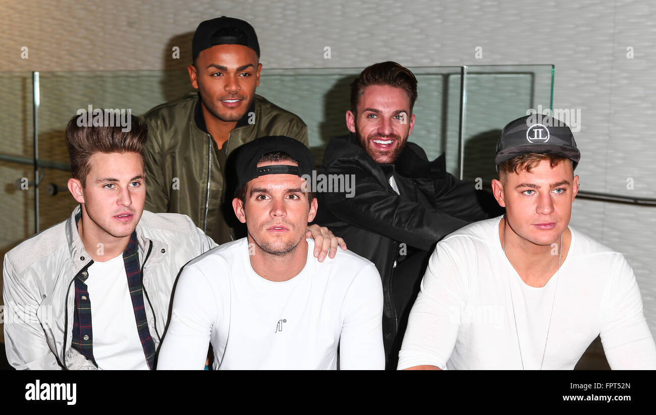 Photocall pour la série 12 de MTV's hit reality show 'Geordie Shore' au siège de MTV avec : Marty McKenna, Nathan Henry, Gary Beadle, Aaron Chalmers, Scott Timlin Où : London, Royaume-Uni Quand : 16 Feb 2016 Banque D'Images