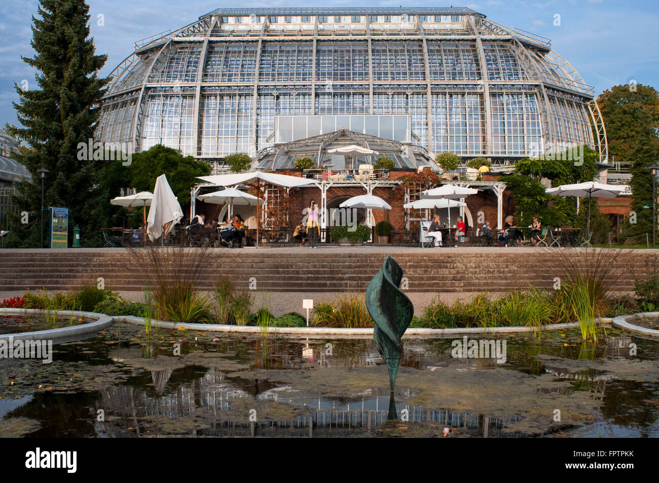 Jardin botanique de Berlin, avec plus de 43 ha le plus grand jardin botanique d'Europe. La principale serre tropicale. La Berlin- Banque D'Images