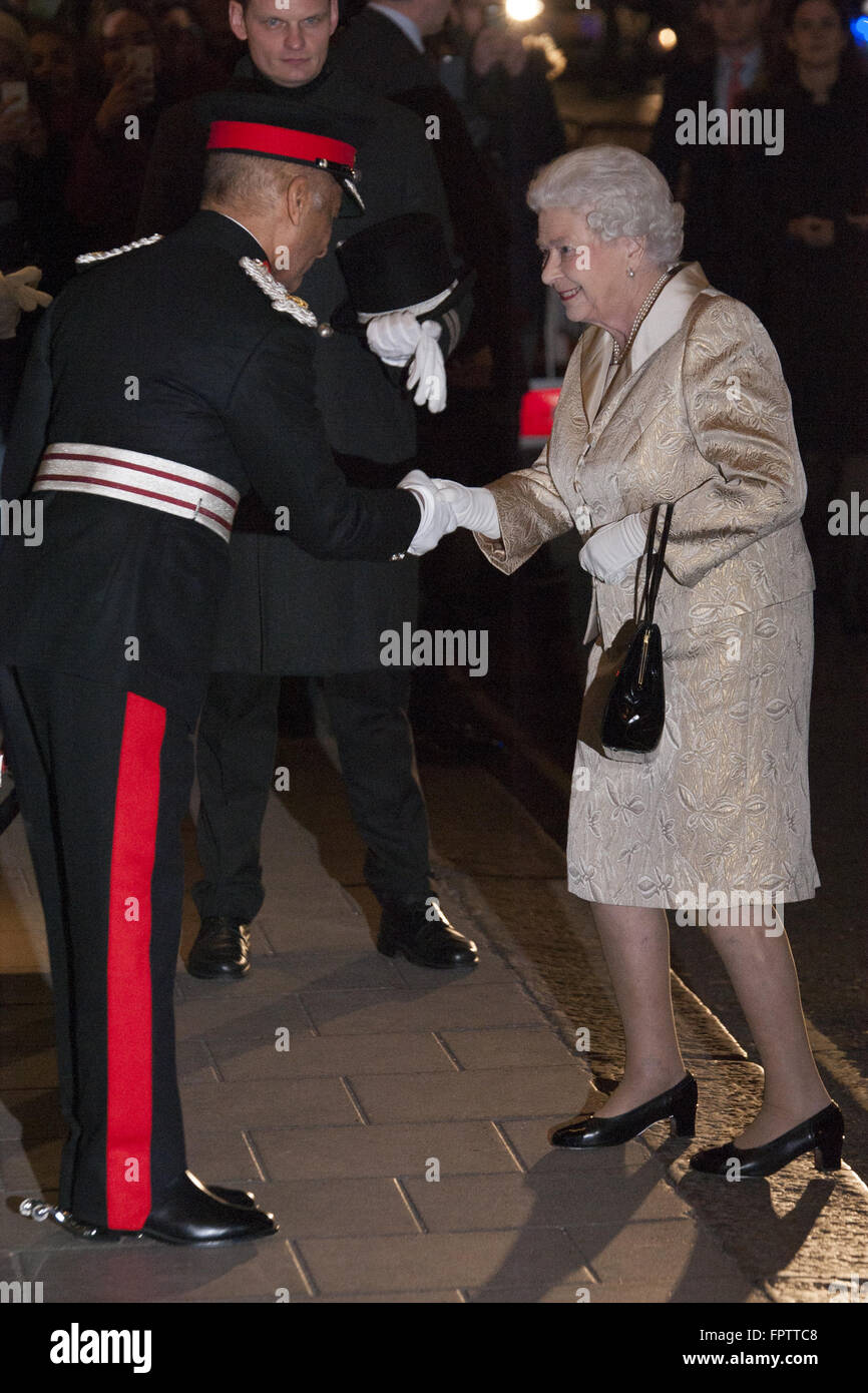 Son Altesse Royale la Reine assiste à la réception pour la compétition annuelle visant à l'avant de la chambre de jeunes talents au sein de l'industrie de l'accueil comprend : Son Altesse Royale la Reine Elizabeth Alexandra Mary Windsor II Où : London, Royaume-Uni Quand : 16 Feb 2016 Banque D'Images