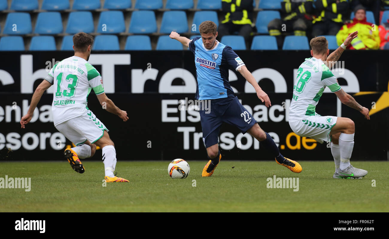 Bochum, Allemagne. 20 mars, 2016. 2e journée de Bundesliga, Football 27, 20.03.2016, Bochum, Allemagne, Bochum vs Greuther Fuerth : Combattre Simon Terodde (Bochum, M) vs Marco Caligiuri (Fuehrt, L) et Dominik Schad. Credit : Juergen Schwarz/Alamy Live News Banque D'Images