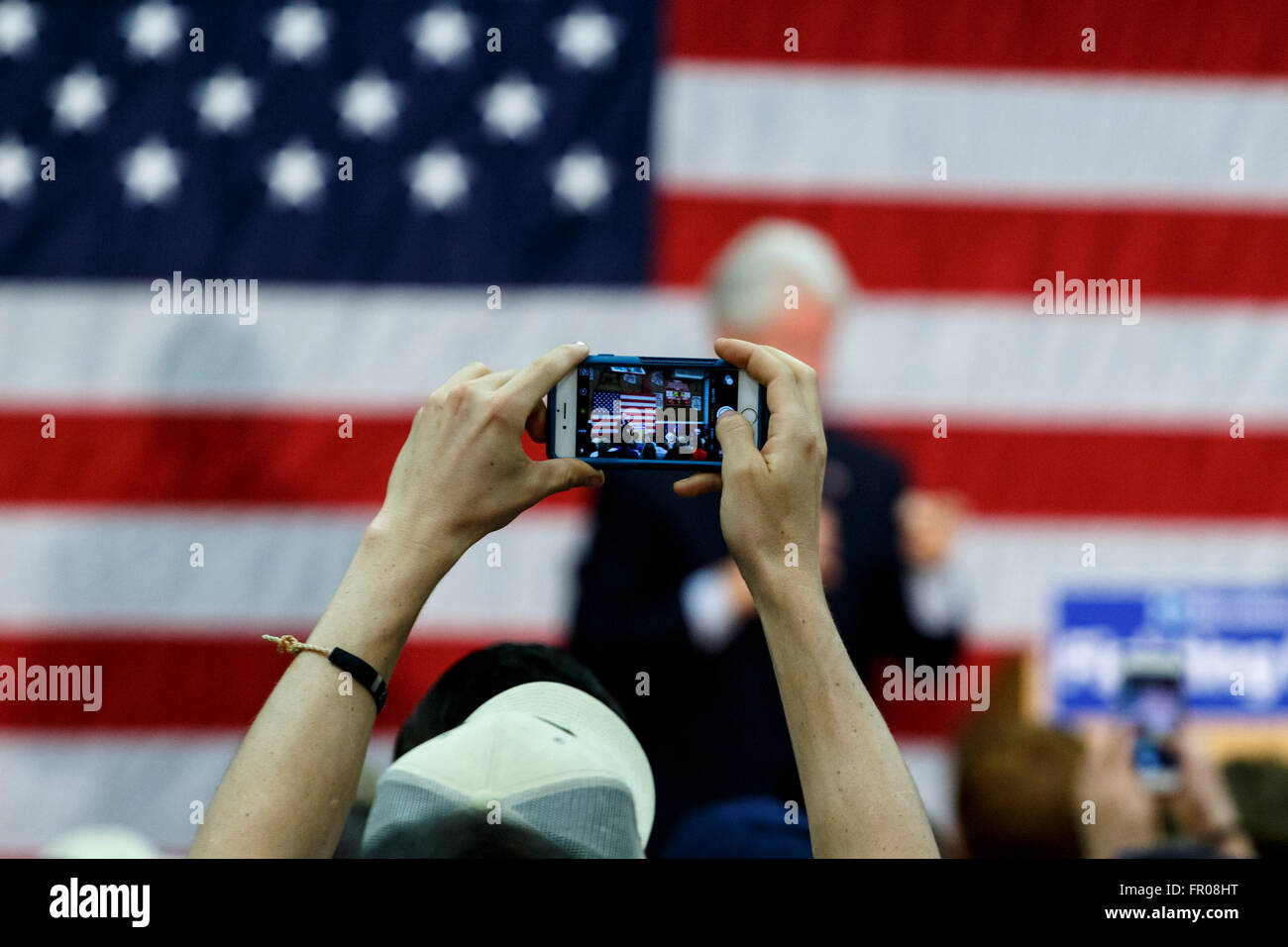 Phoenix, Arizona, USA. 20 mars, 2016. L'ancien Président Bill Clinton parle pendant un rassemblement électoral pour Hillary Clinton à Central High School, à Phoenix, Arizona à venir de l'état primaire à se tiendra mardi. Crédit : Jennifer Mack/Alamy Live News Banque D'Images