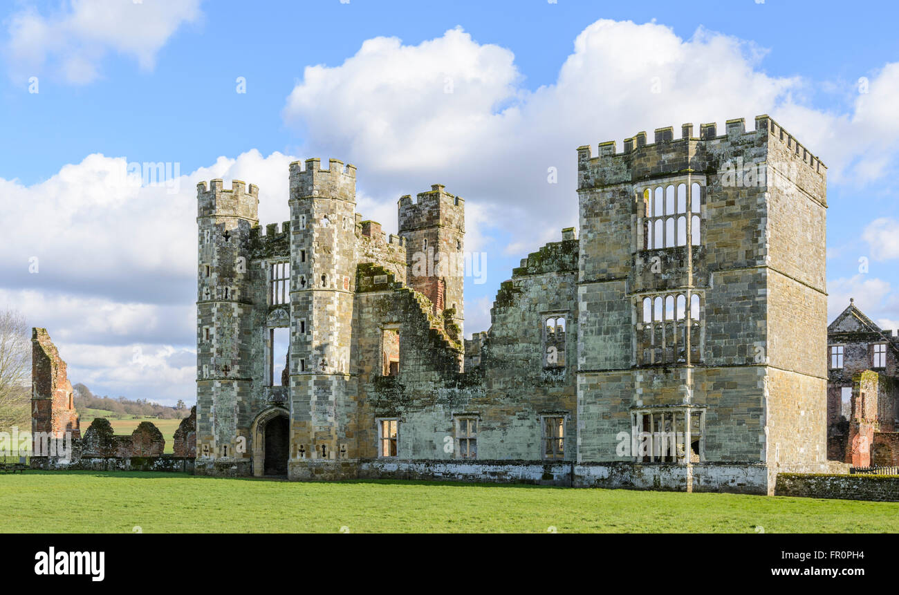 Cowdray Chambre ruines, une maison historique, dans la région de Tudor Cowdray Park, parc national des South Downs, à Midhurst, West Sussex, Angleterre, Royaume-Uni. Banque D'Images