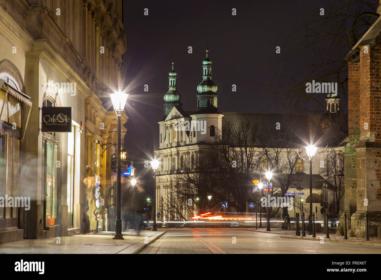 Soirée sur la rue Grodzka dans la vieille ville de Cracovie, Pologne. Banque D'Images