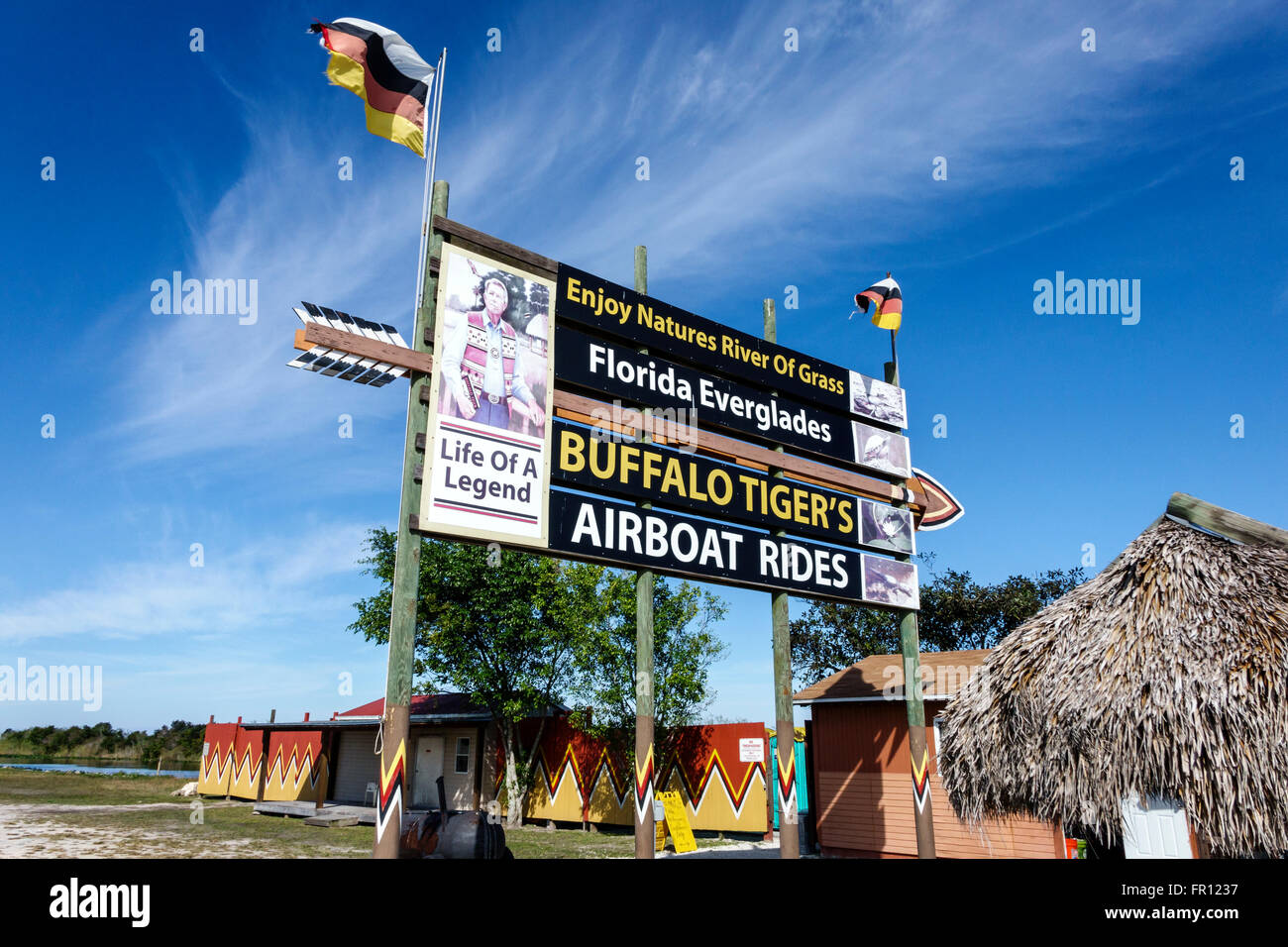 Florida Everglades, Tamiami Trail, Miccosukee Seminole Tribe Reservation, amérindiens autochtones, panneau, Buffalo Tiger's Airboat Rides, fl Banque D'Images