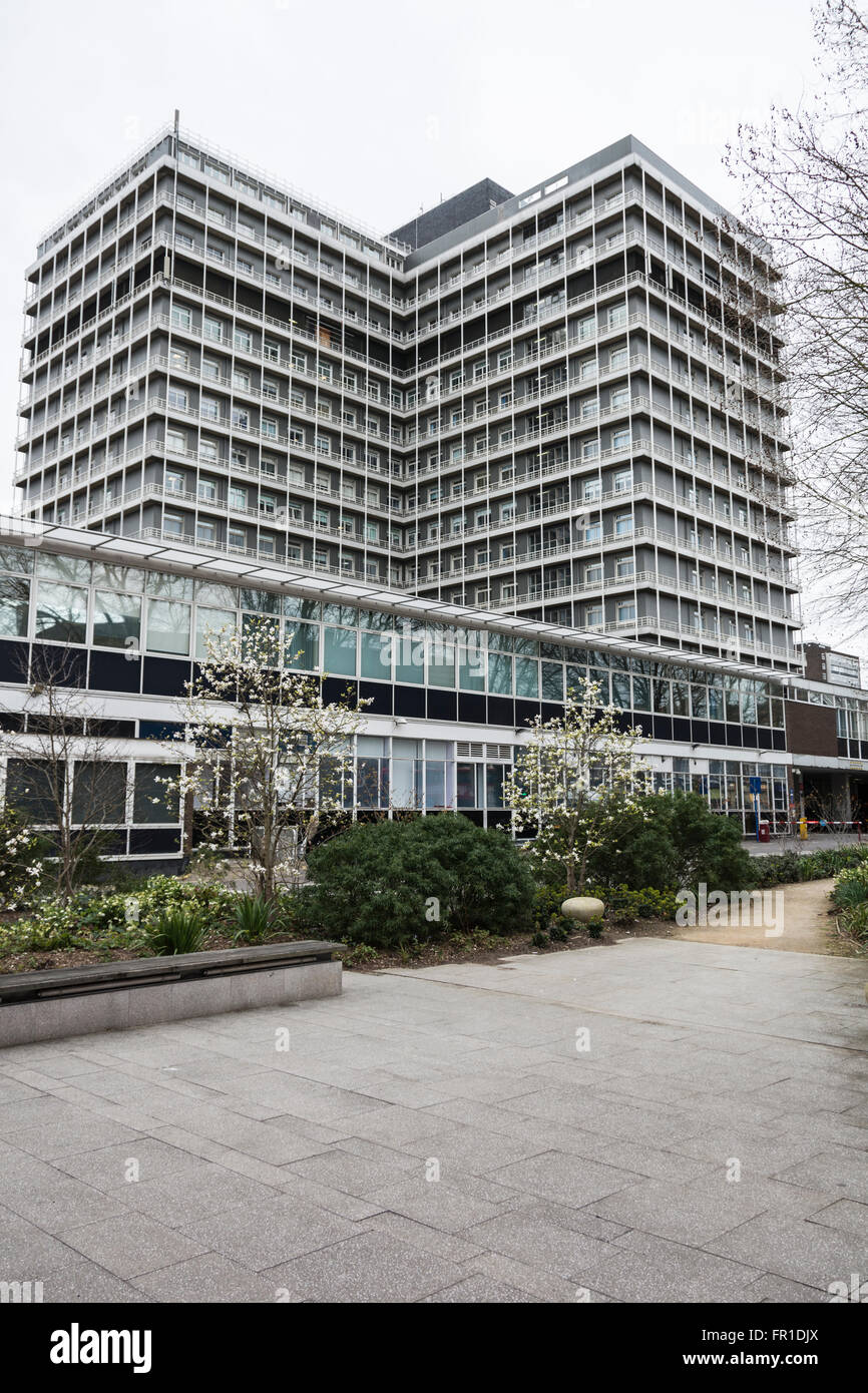 L'extérieur de l'hôpital Charing Cross à SW London, Royaume-Uni Banque D'Images