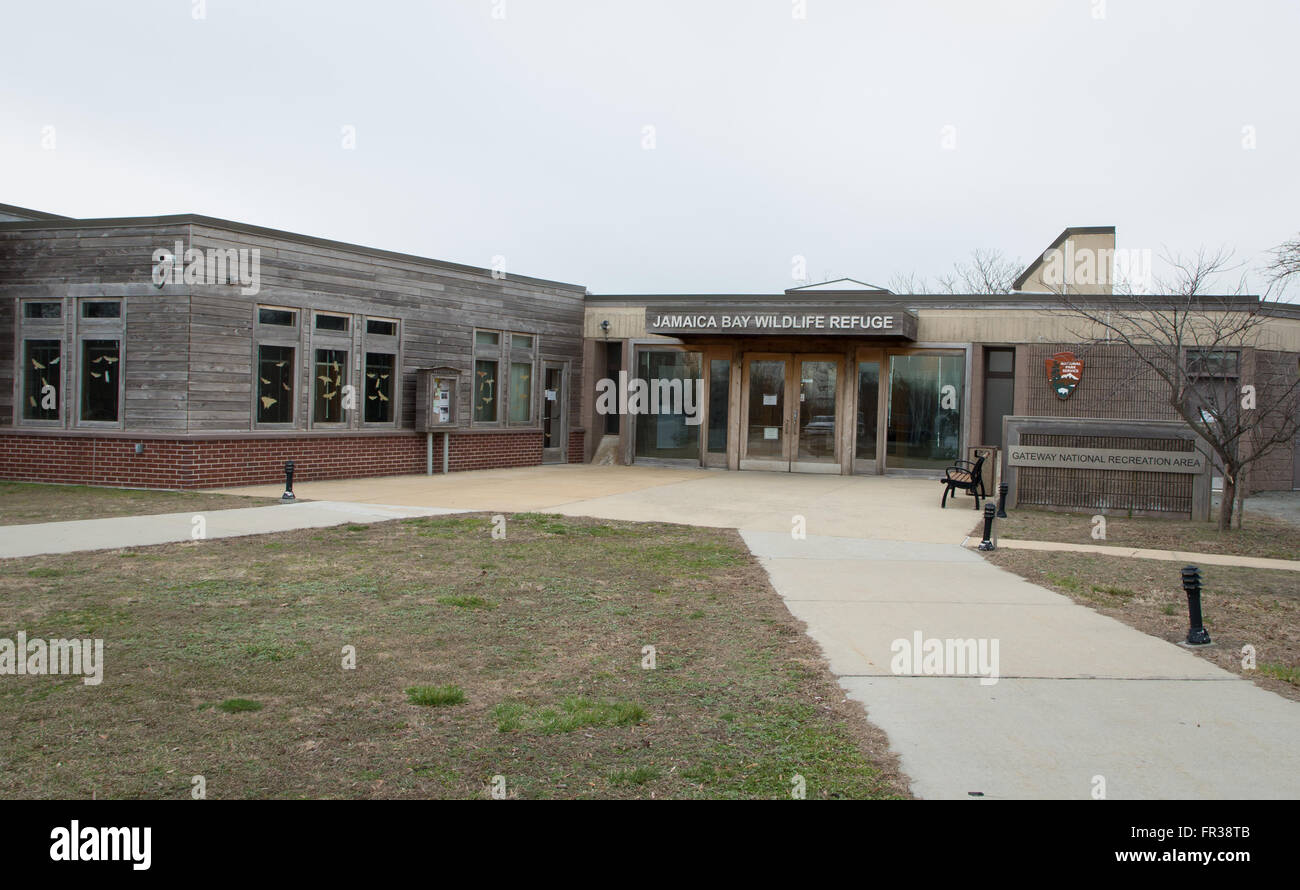 Le centre de visiteurs à Jamaica Bay Wildlife Refuge, une zone naturelle protégée des zones humides dans le Queens, New York Banque D'Images