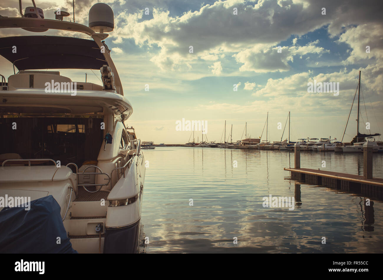 Lever du soleil à l'Ocean Marina Yacht Club. Banque D'Images