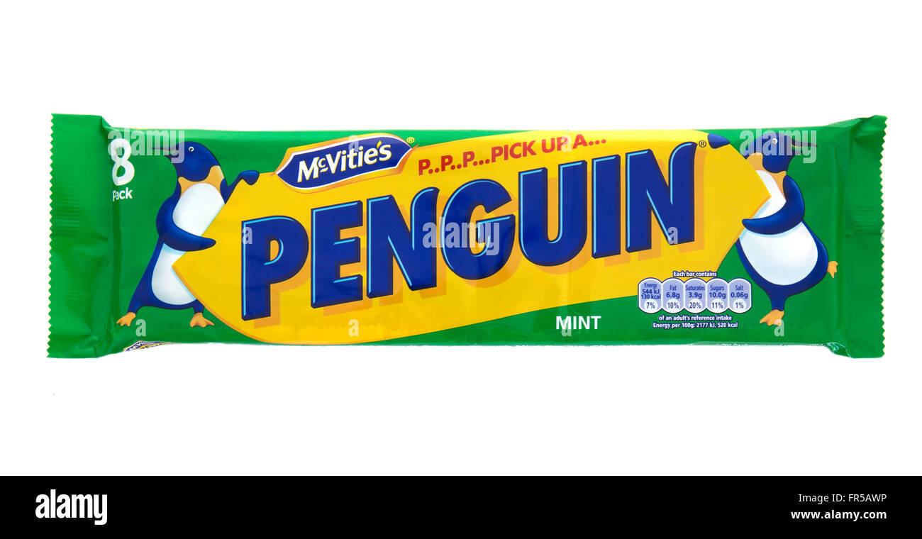 8 paquet de biscuits à la menthe Penguin. Les pingouins sont recouverts de chocolat au lait biscuit bars remplis de crème au chocolat Banque D'Images