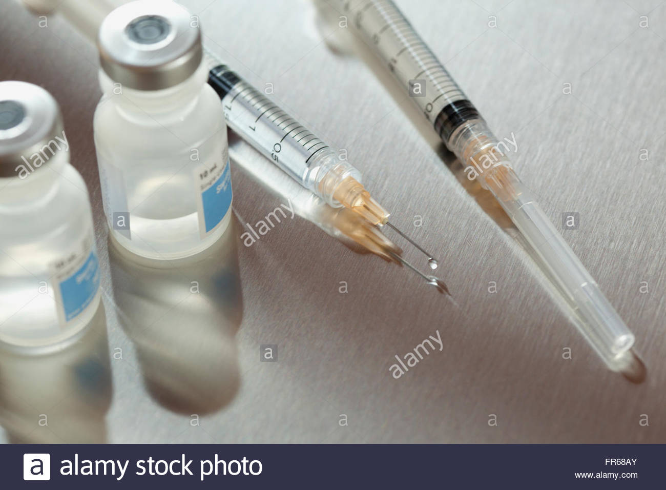 Gros plan du vaccin à usage unique avec aiguille Banque D'Images