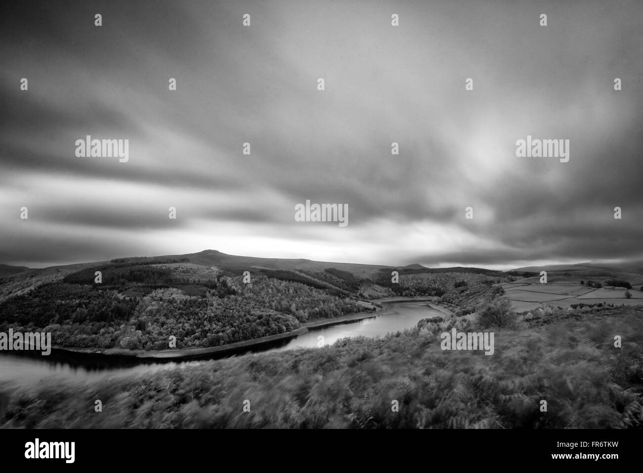 Ladybower reservoir dans le Peak District, au Royaume-Uni. Banque D'Images