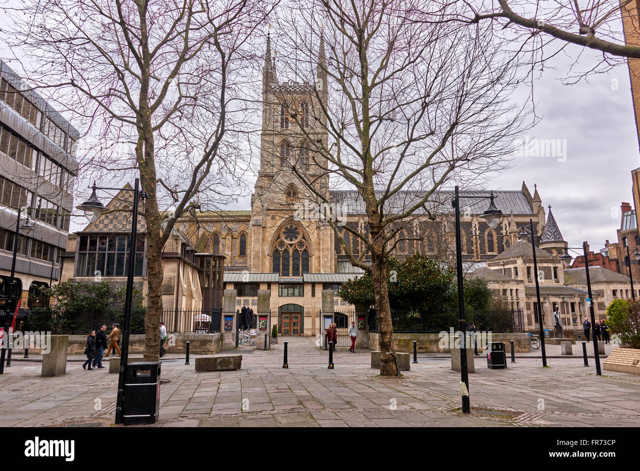 La cathédrale de Southwark ou la Cathédrale et collégiale de St Sauveur et St Mary Overie, Southwark, Londres Banque D'Images